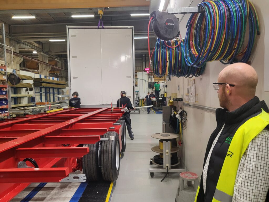 Daniel Asplund monitors work at Ekeri